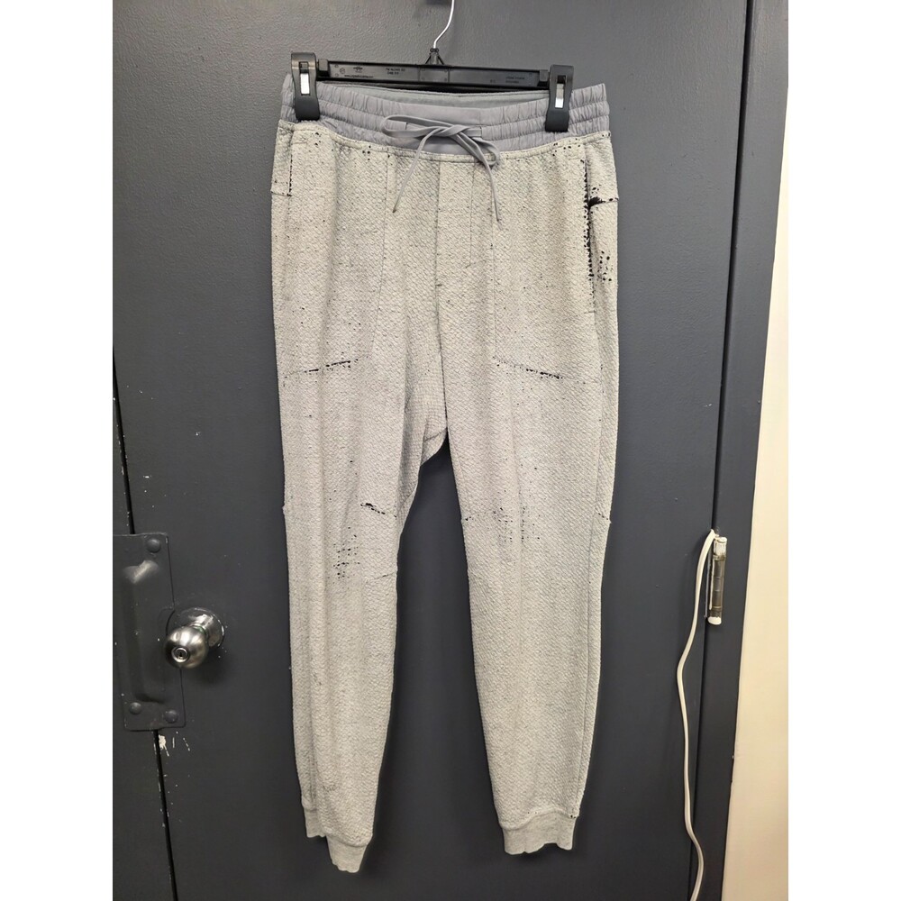 Distressed Lululemon pants 100
